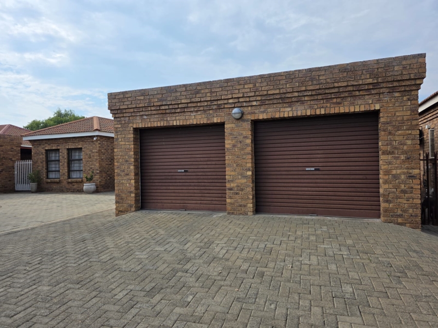 3 Bedroom Property for Sale in Carters Glen Northern Cape